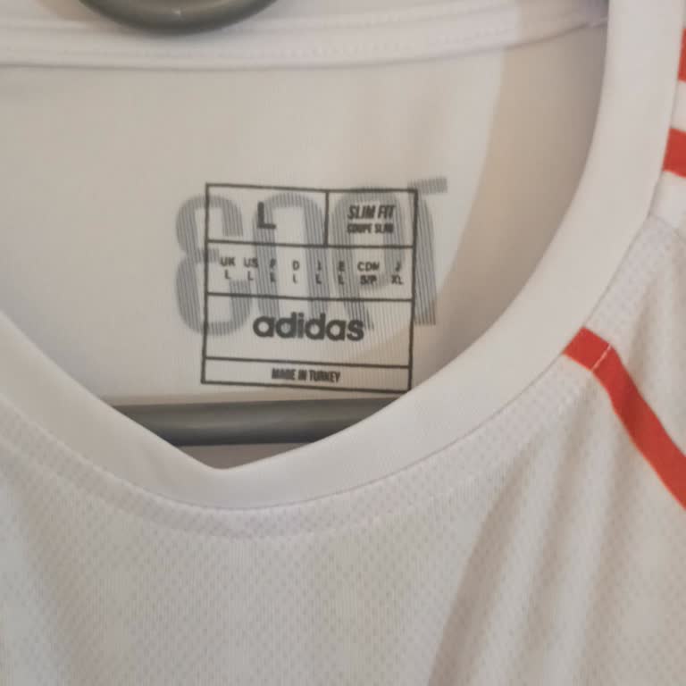 Yanlış Beden Ve İlgisiz Müşteri Hizmeti