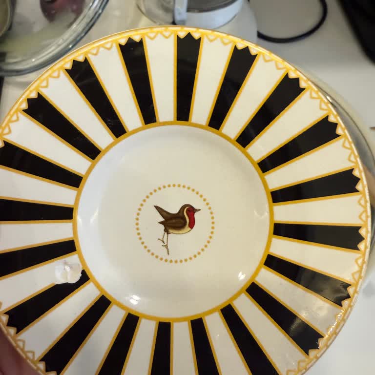 Kırık Fincan İçin Firmadan İlgisiz Ve Lakayıt Tavır