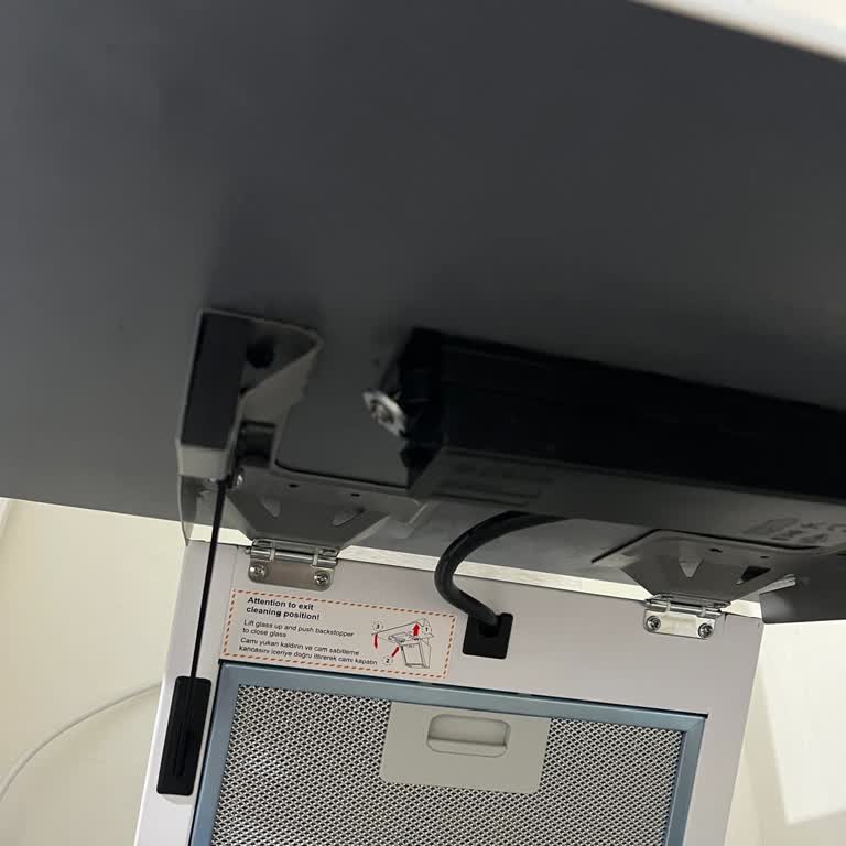 Sıfır Aldığım Davlumbaz İki Haftada Arızalandı Servis Çözüm Sunmuyor