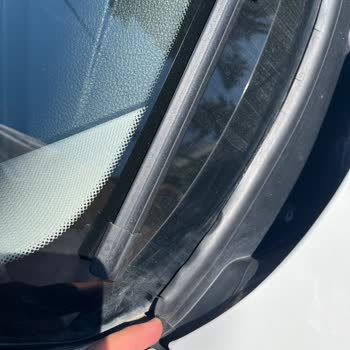 BMW 1.18 Silecek Altı Fitil Sorunu Ve Servis Çözüm Beklentisi