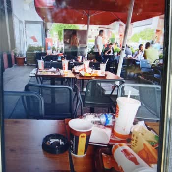 Burger Şubesinde Temizlik Ve Personel Sorunu