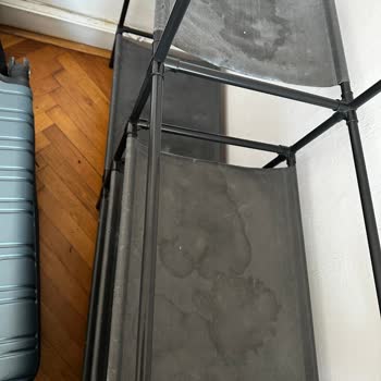 I Found Urine and Blood on the Bed in My Kraków Room Booked via Booking.com