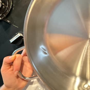 Karaca Tencere Seti Önce Paslandı Sonra Tamirde Yamuldu