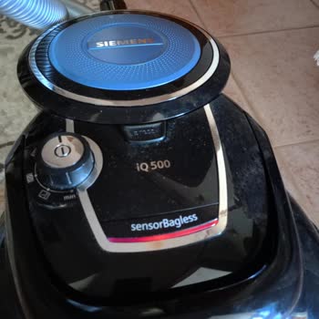 Siemens IQ 500 Elektrikli Süpürge Sensör Işığı Sürekli Kırmızı Yanıyor, Çözüm Sunulmuyor