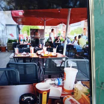 Burger King Şubesinde Temizlik Ve Personel Sorunu