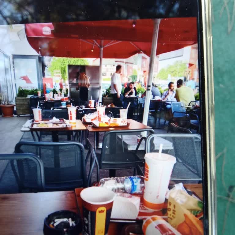 Burger King Şubesinde Temizlik Ve Personel Sorunu