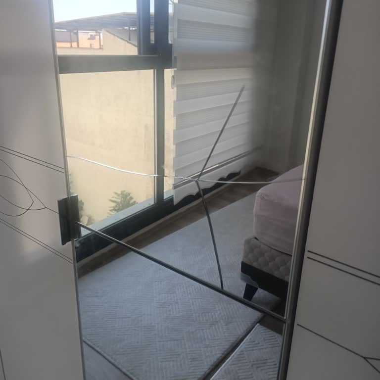 Kırık Gelen Dolap Aynası İçin Değişim Yapılmıyor, Satış Sonrası İlgi Sıfır