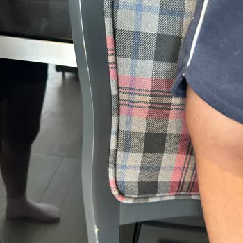 Kelebek Mobilya Sandalyelerinde Boya Atma Sorunu