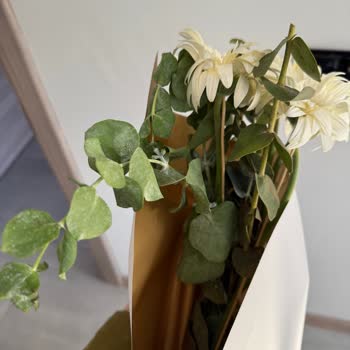 Çiçek Sepetinden Siparişimde Solmuş Ve Ölü Çiçekler Gönderildi