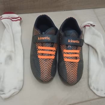 Kinetix Halı Saha Ayakkabısında Boya Lekesi Ve İade Sorunu