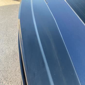 Araç Bakım Sonrası Aksesuar Yüzeylerinde Kimyasal Lekeler Oluştu