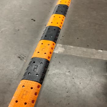 AVM Otoparkındaki Sert Kasisler Aracımda Hasara Yol Açtı