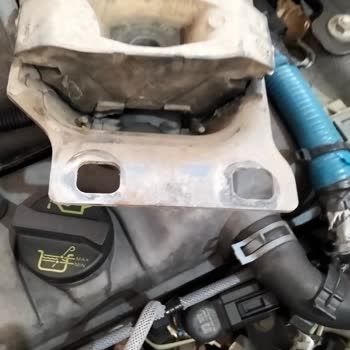 AVM Otoparkındaki Sert Kasisler Aracımda Hasara Yol Açtı