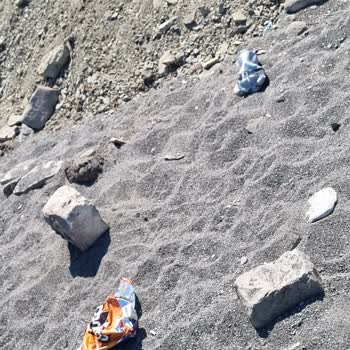 Boyran Altı Sahilinde Çöp Kovası Eksikliği Ve Temizlik Sorunu