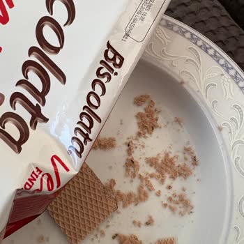 Migros'tan Alınan Gofretin İçinden Böcek Çıkması Sonucu Yaşanan Sağlık Sorunu