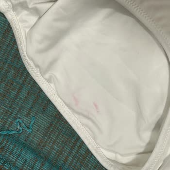 Bir Kullanımda Tahrip Olan Bikini Ve Çıkmayan Lekelerle Hayal Kırıklığı