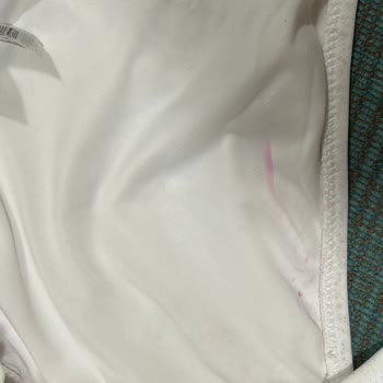 Bir Kullanımda Tahrip Olan Bikini Ve Çıkmayan Lekelerle Hayal Kırıklığı