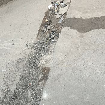 Karşıyaka Mahallesi'nde Kanalizasyon Sorunu Nedeniyle Doğalgaz Hattı Çekilemiyor