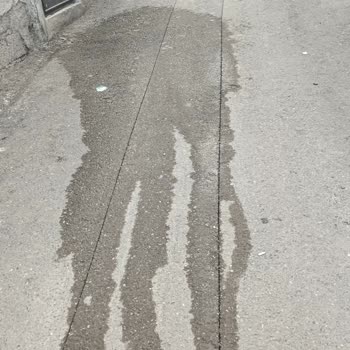 Karşıyaka Mahallesi'nde Kanalizasyon Sorunu Nedeniyle Doğalgaz Hattı Çekilemiyor