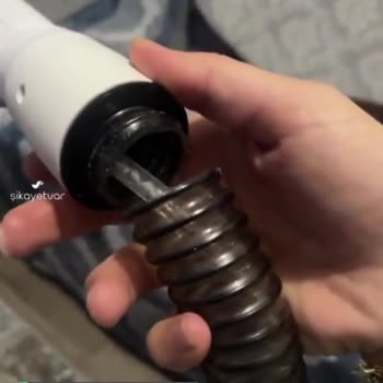 Kiwi Halı Yıkama Makinesi Borusu Yırtıldı