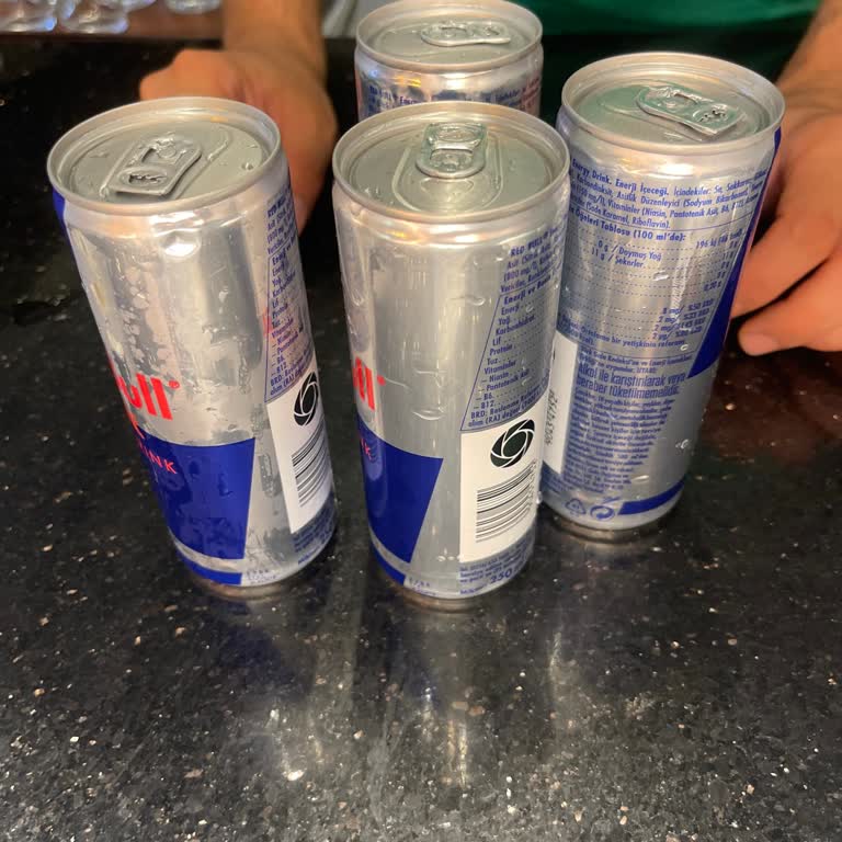 Red Bull Siparişimde Kutuların Yarısı Boş Çıktı