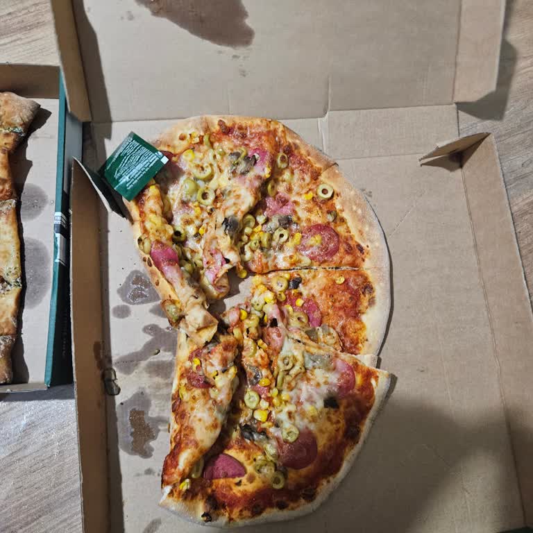 Soğuk Ve Dağılmış Pizza, Sorumluluk Alınmıyor