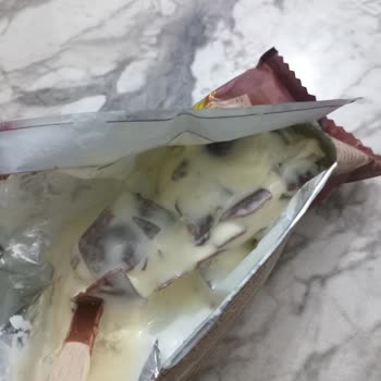 Adora Bademli Dondurma Parçalanmış Ve Bozulmuş Çıktı