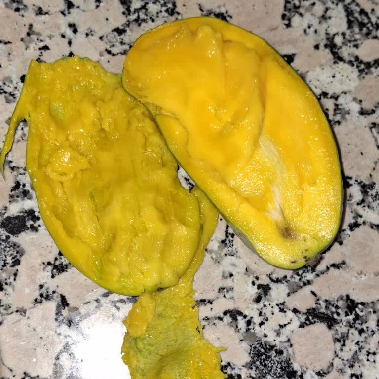 Migros'tan Alınan Mangoda Yoğun İlaç Tadı Ve Hayal Kırıklığı!