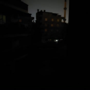 Mersin Toroslar Mevlana Mahallesi'nde Sürekli Elektrik Kesintisi