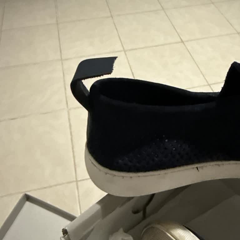 Bir Kez Giyilen Ayakkabının Tamiri Yapılmadı, Müşteri Mağdur Edildi