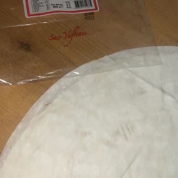 Yufka Paketinde Ayakkabı İzi: Hijyen Skandalı