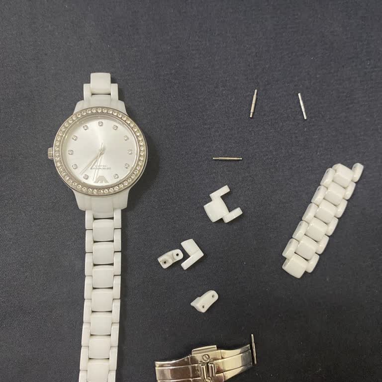 Emporio Armani Saatimin Kordonu Kırıldı Garanti Dışı Yüksek Ücret Talep Edildi