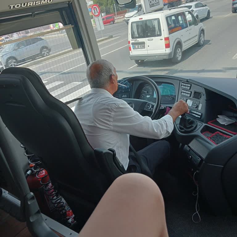 Otobüs Şoförünün Yolculuk Sırasında Sigara İçmesi Ve Düzensiz Sürüşü Hakkında Şikayet