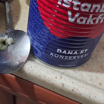 Konserve Kavurmanın İçinden Yabancı Madde Çıkması