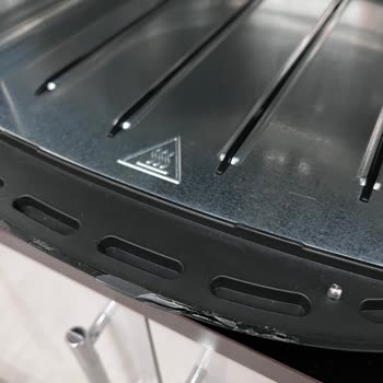 Sıfır Airfryer'da Erime Sorunu Ve Garanti Kapsamında Ücretsiz Çözüm Sunulmuyor