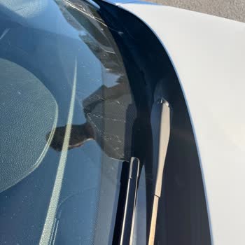 BMW 116ed Ön Cam Fitilinin Sebepsiz Çatlaması