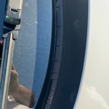 BMW 116ed Ön Cam Fitilinin Sebepsiz Çatlaması