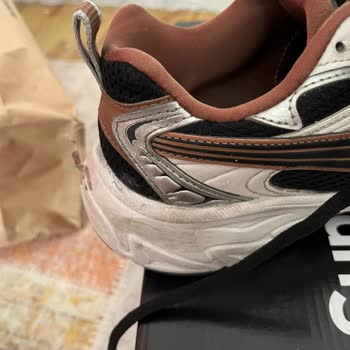 4 Ayda Açılan Ve Eriyen Ayakkabıya Ret Cevabı Mağduriyetimi Artırdı