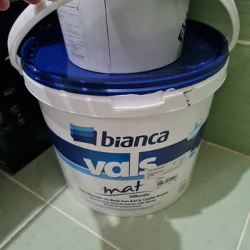 Aldığım Boya Duvarda İz Bıraktı Ve Rengi Griye Döndü Emeğim Boşa Gitti