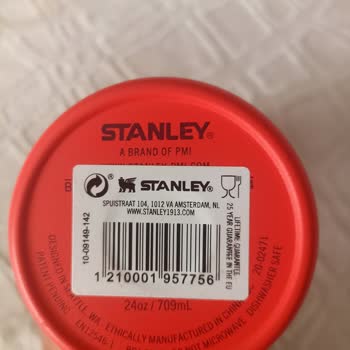 Stanley Termos Bekleneni Karşılamıyor, Buzlar Hızla Eriyor!