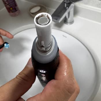 Oral B Io5 Diş Fırçasında Küf Ve Kötü Koku Sorunu Yaşadım