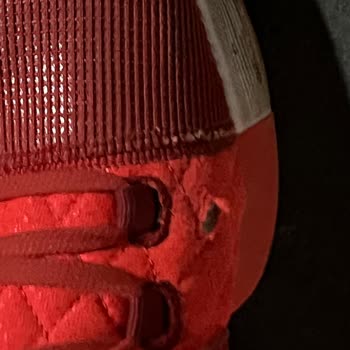 Sneaks Up 2 Günde Yırtılan Nike Witness 8 Ayakkabısı İçin Çözüm Bekliyorum