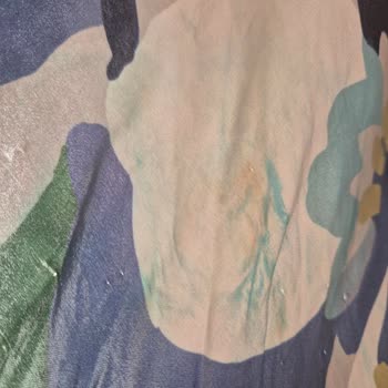 Armine'den Alınan Eşarbın Boyası Aktı, Hayal Kırıklığı Yaşadık