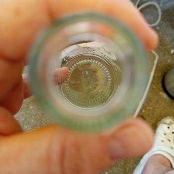 İçecek Şişesinde Yeşil Partikül Sorunu Endişelendiriyor