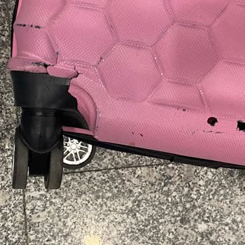 Valizim Kırık Geldi, Personel İlgisiz Ve Öncelik Tanımadı