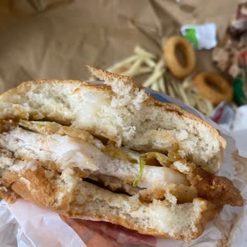 Burger King Üçyol Şubesi'nde Bayat Ekmek Ve Kötü Patates Deneyimi