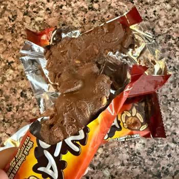 Tarihi Geçmemiş Eti Canga Çikolatalarında Küf Ve Beyaz Noktalar Hayal Kırıklığı Yarattı