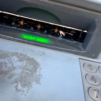 ATM'de Sıkışan Paranın Hesabıma Yatırılmaması Ve Mağduriyetimin Giderilmemesi