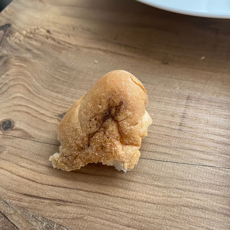 BİM Marketten Aldığım Ekmeğin Hijyen Sorunu Şok Etti