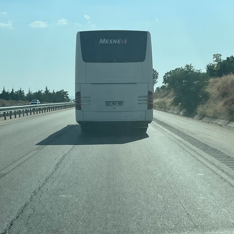 Otobüs Sürücüsünün Tehlikeli Manevrası Hayatımı Tehlikeye Attı